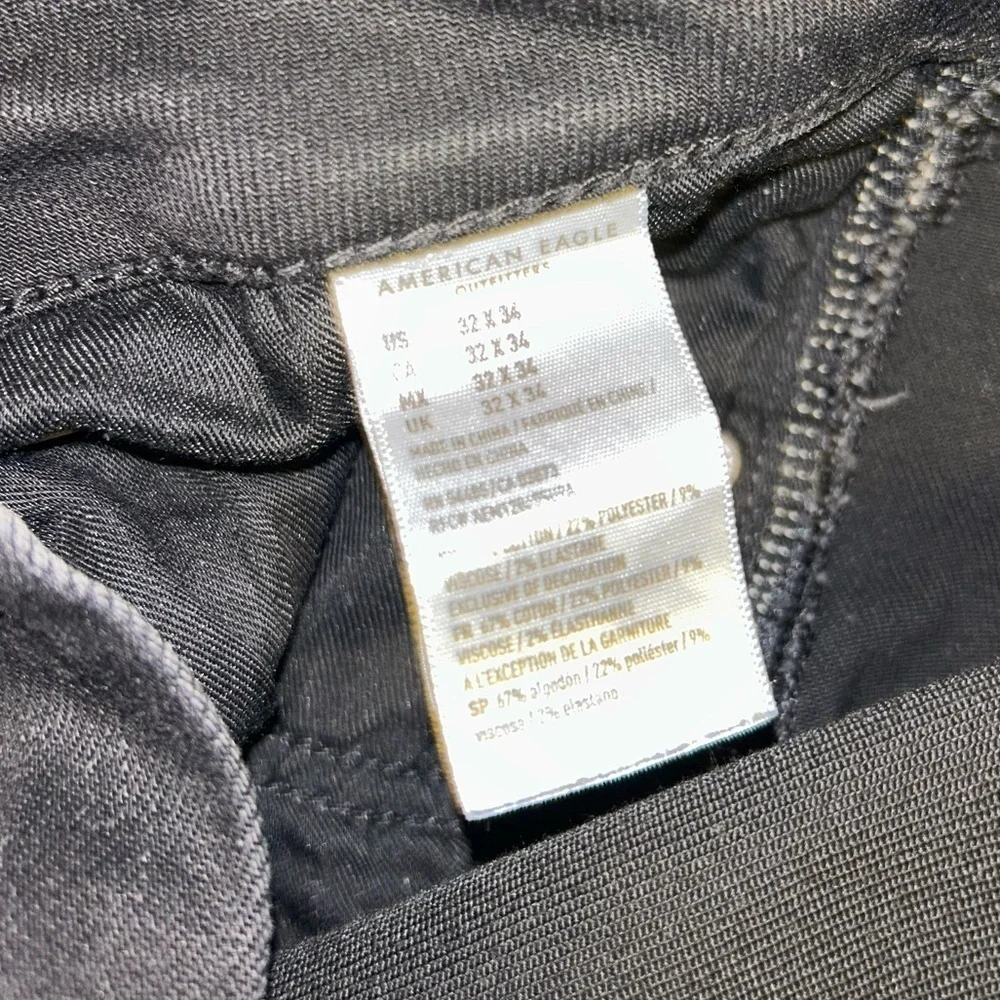 American Eagle Men’s Black Jeans. Size 32 x 34